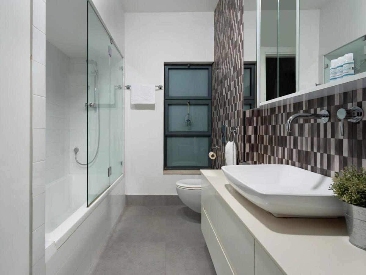 Loft Penthouse On Basel By Holyguest Apartment Tel Aviv Exterior photo